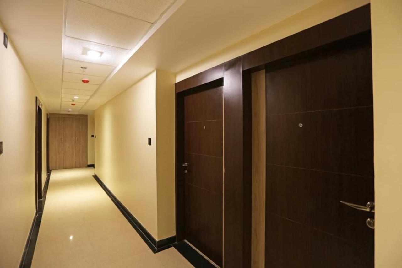 Hotel Golden Orchid Μπουμπάνεσβαρ Εξωτερικό φωτογραφία