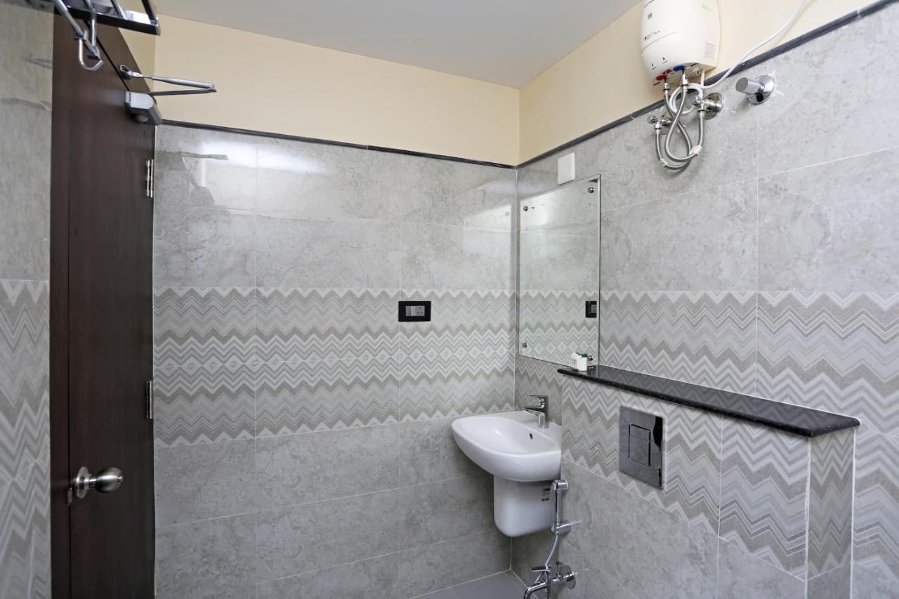 Hotel Golden Orchid Μπουμπάνεσβαρ Εξωτερικό φωτογραφία