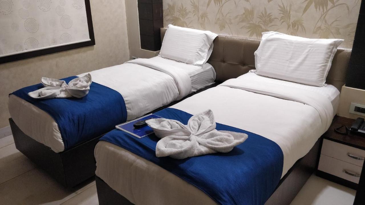 Hotel Golden Orchid Μπουμπάνεσβαρ Εξωτερικό φωτογραφία