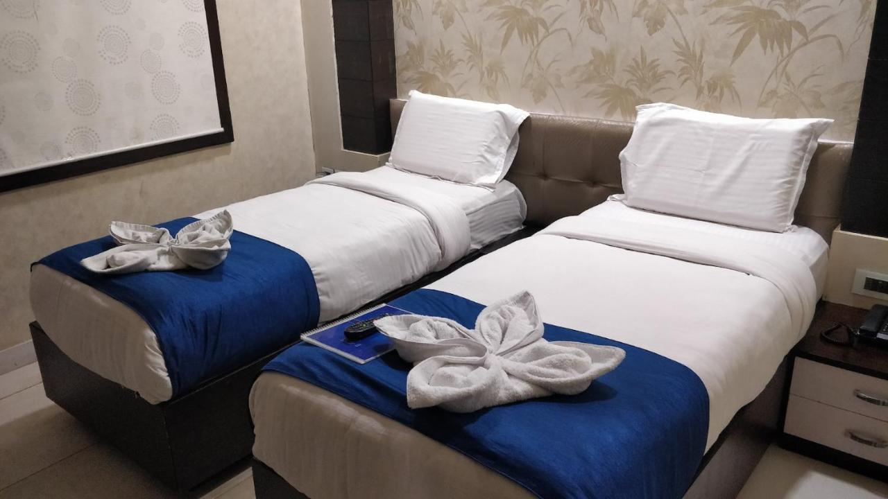 Hotel Golden Orchid Μπουμπάνεσβαρ Εξωτερικό φωτογραφία