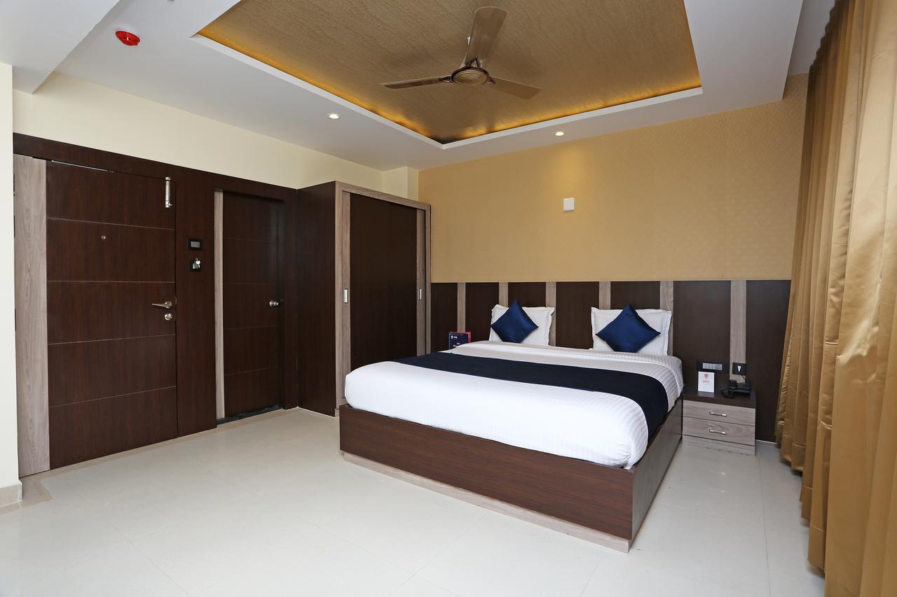 Hotel Golden Orchid Μπουμπάνεσβαρ Εξωτερικό φωτογραφία