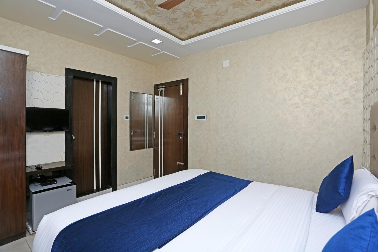 Hotel Golden Orchid Μπουμπάνεσβαρ Εξωτερικό φωτογραφία