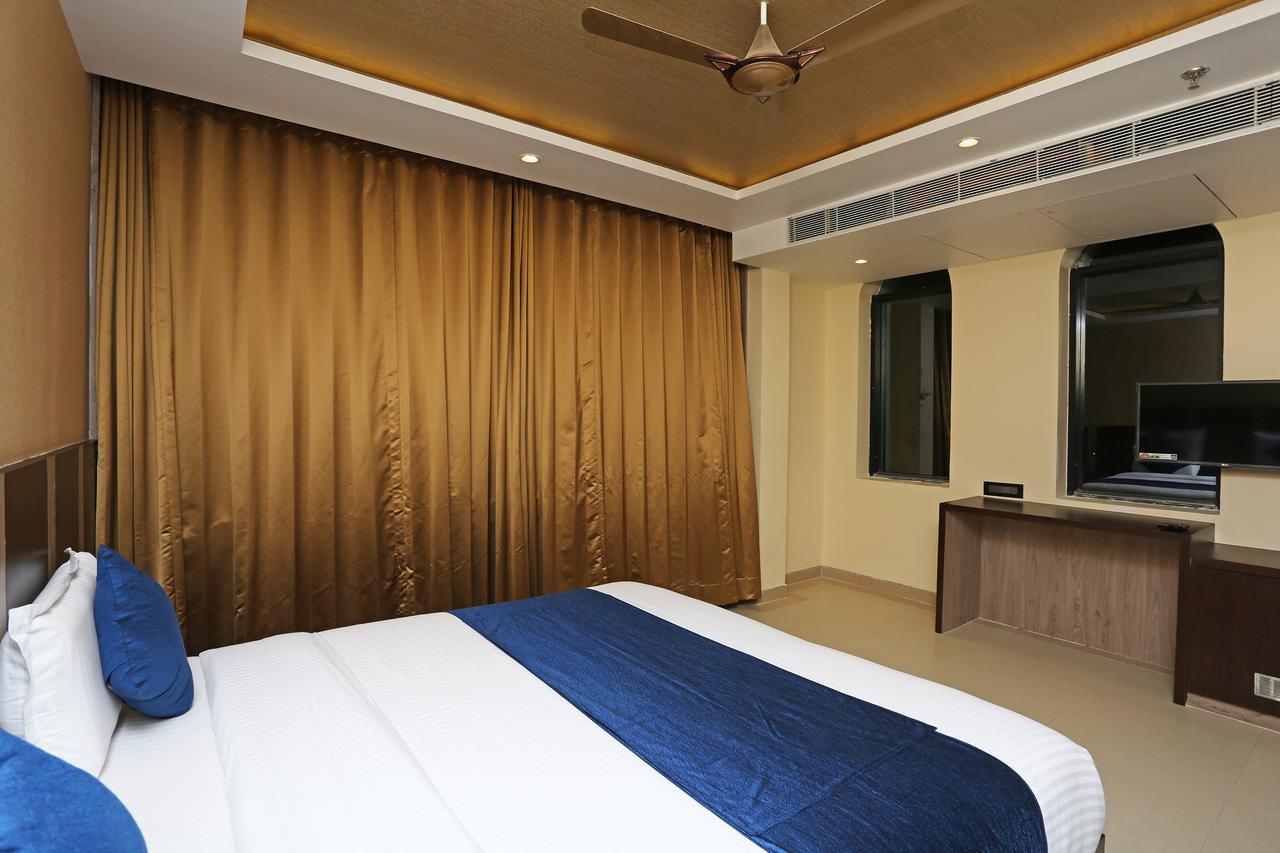 Hotel Golden Orchid Μπουμπάνεσβαρ Εξωτερικό φωτογραφία