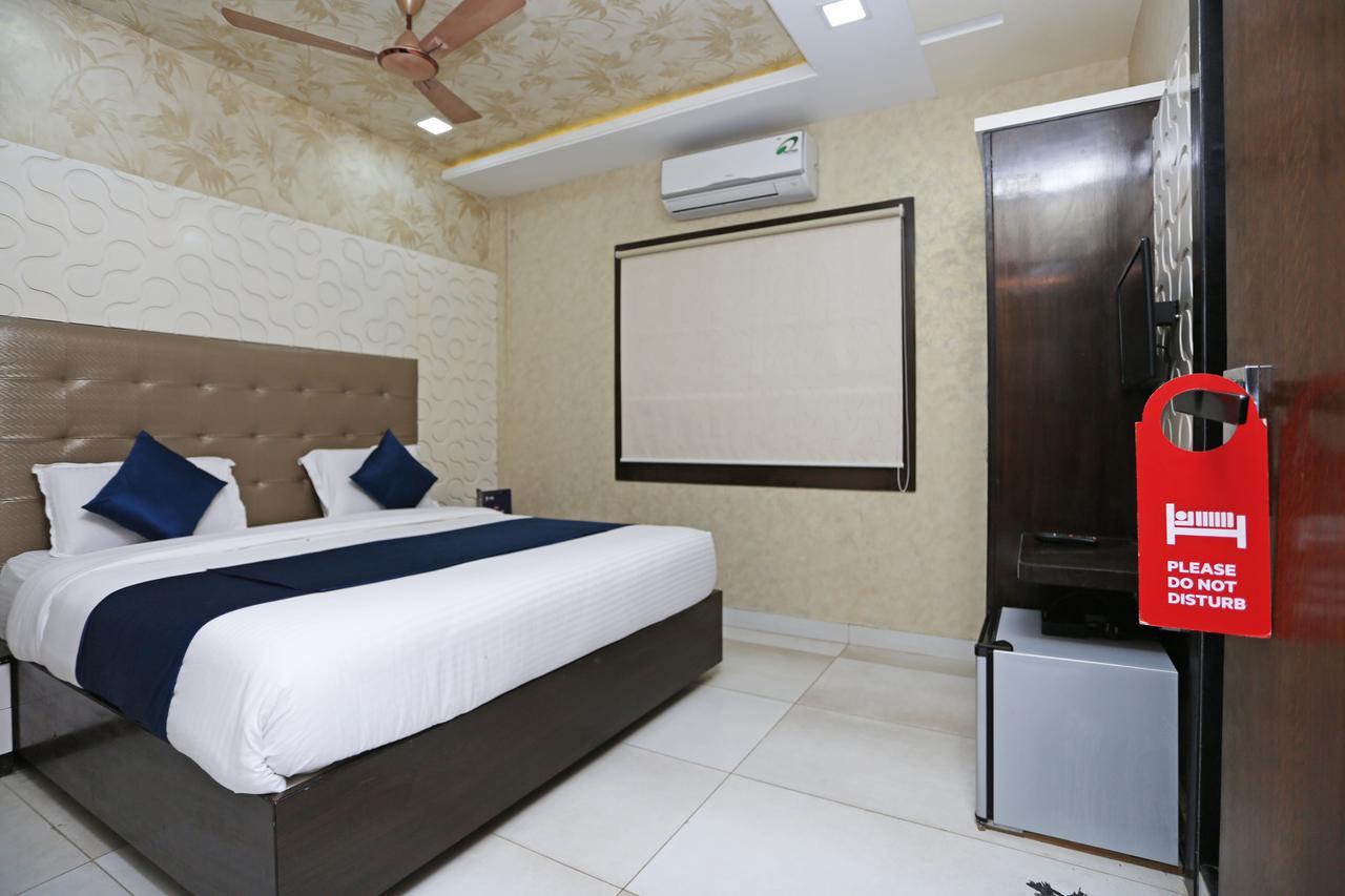 Hotel Golden Orchid Μπουμπάνεσβαρ Εξωτερικό φωτογραφία